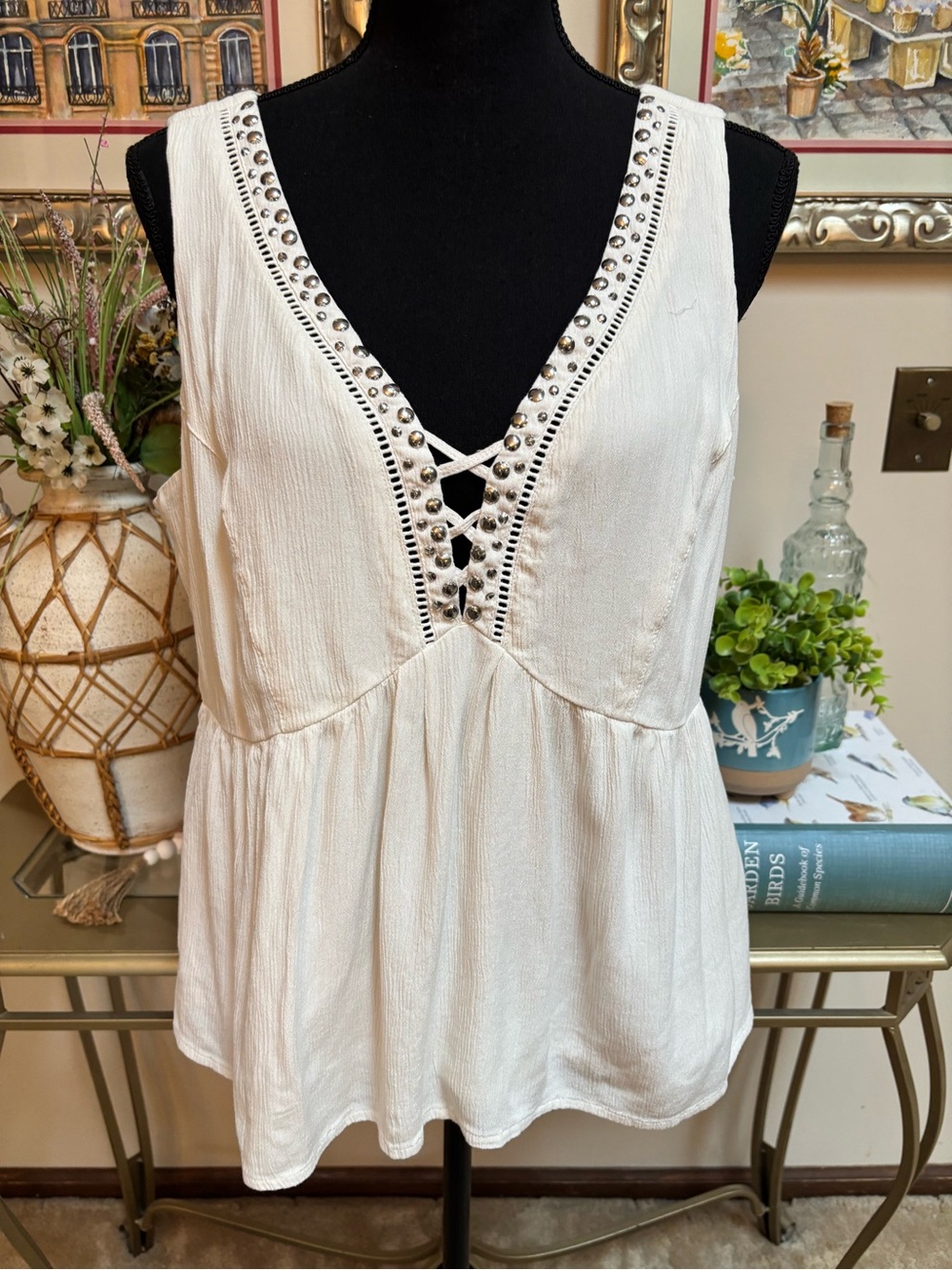 IDYLLWIND White V-Neck Studded Peplum Babydoll Style Empire Sleeveless Top SZ L